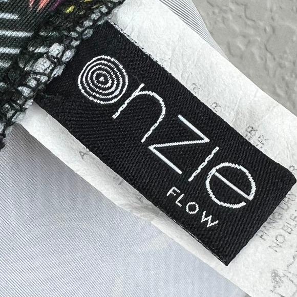 Onzie Basic Printed High-Rise 7/8 Performance Athletic Leggings in Decco Size XL - Picture 6 of 8